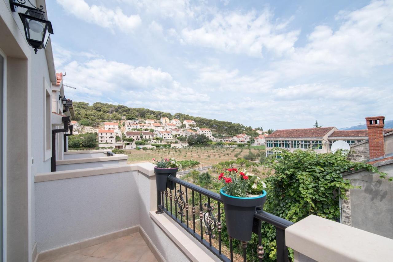 Apartments Mare Postira Dış mekan fotoğraf