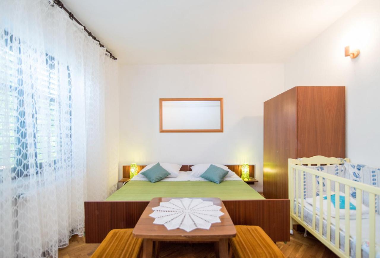 Apartments Mare Postira Dış mekan fotoğraf