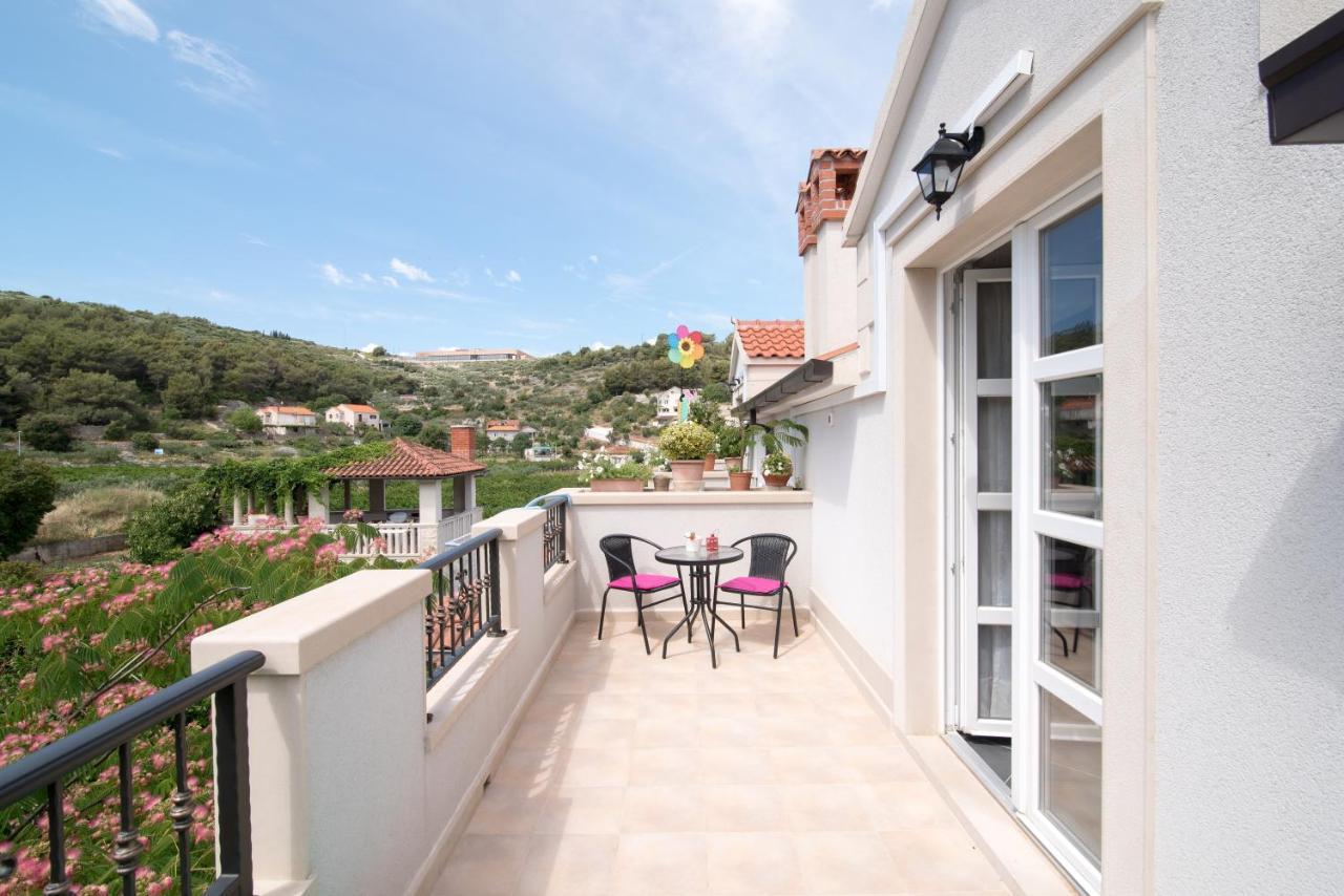 Apartments Mare Postira Dış mekan fotoğraf