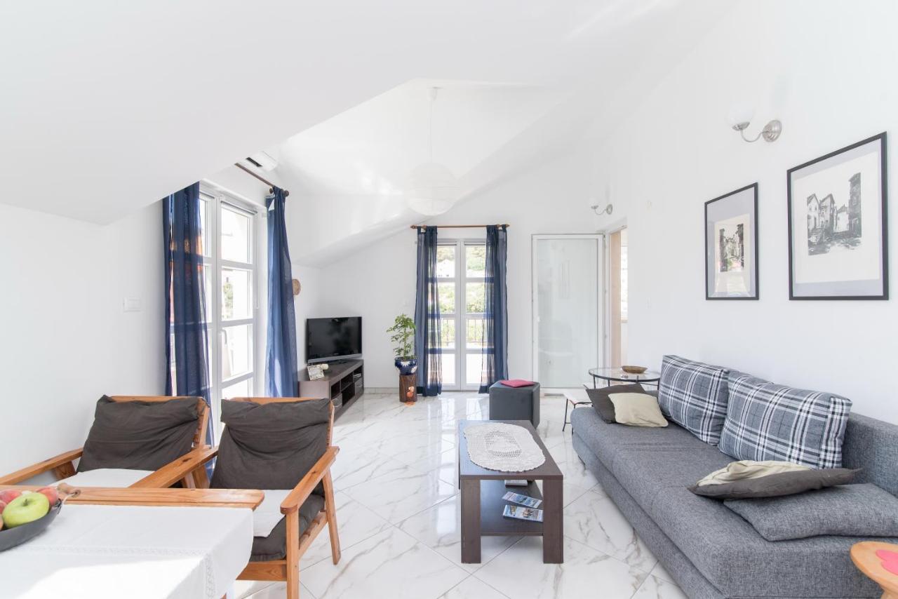 Apartments Mare Postira Dış mekan fotoğraf