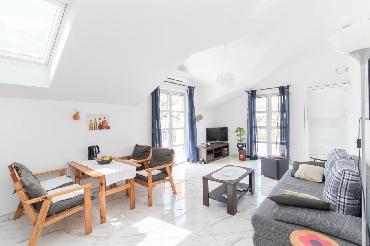 Apartments Mare Postira Dış mekan fotoğraf