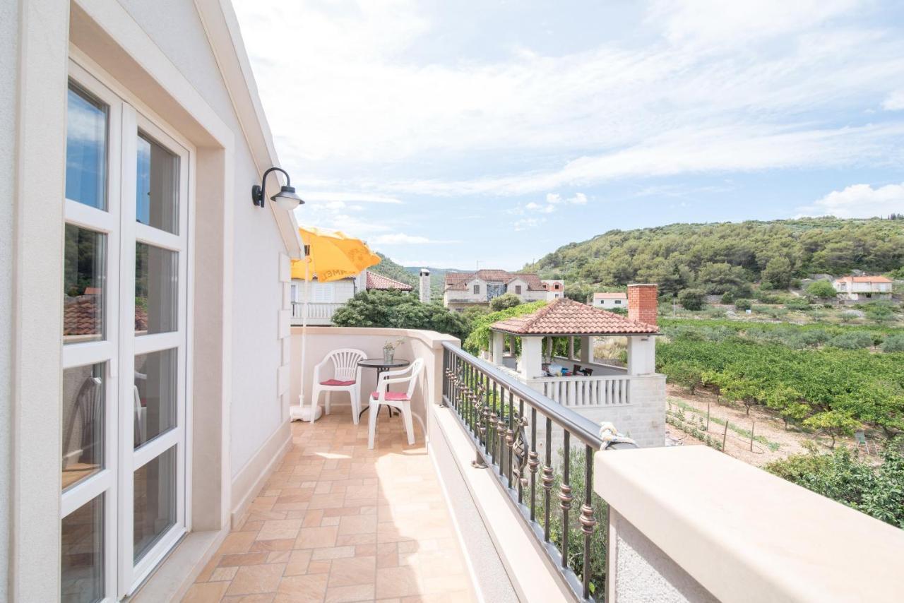 Apartments Mare Postira Dış mekan fotoğraf