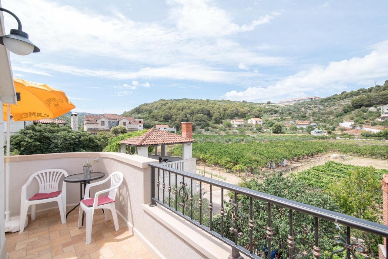 Apartments Mare Postira Dış mekan fotoğraf