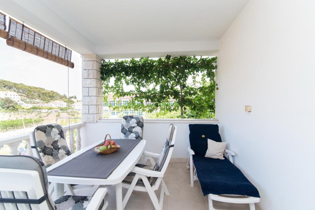 Apartments Mare Postira Dış mekan fotoğraf