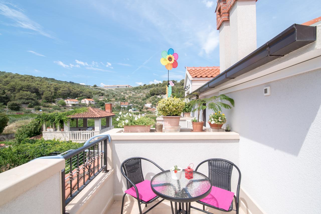 Apartments Mare Postira Dış mekan fotoğraf